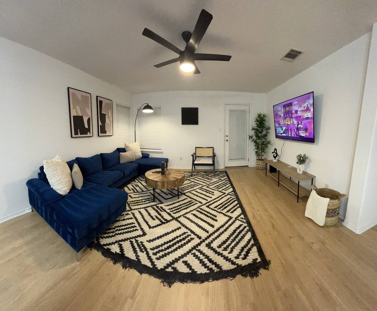 Chic Freshly Reno 4B2B/HuttoTx Perfect For Family in Hutto, Texas