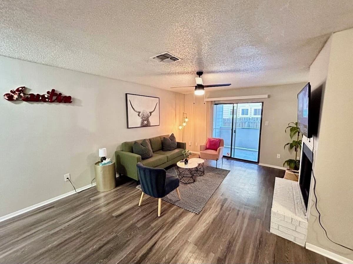 Posh King Pad | Pool • 10 Min ATX! in Austin, Texas